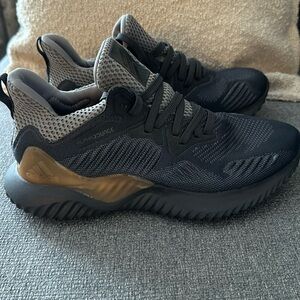 Adidas Alphabounce Size 4.5